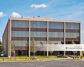 Robbins Executive Park West - 500 Stephenson Hwy