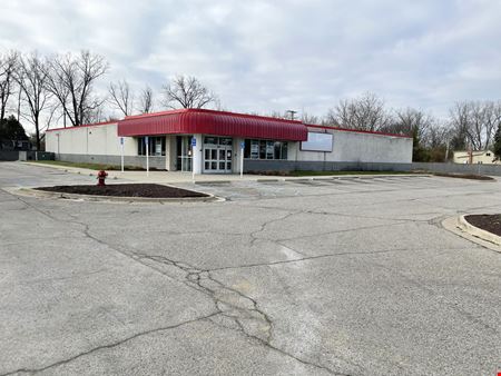Photo of commercial space at 2822 East Maple Rd in Troy