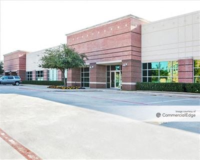 4400 Plaza Dr
