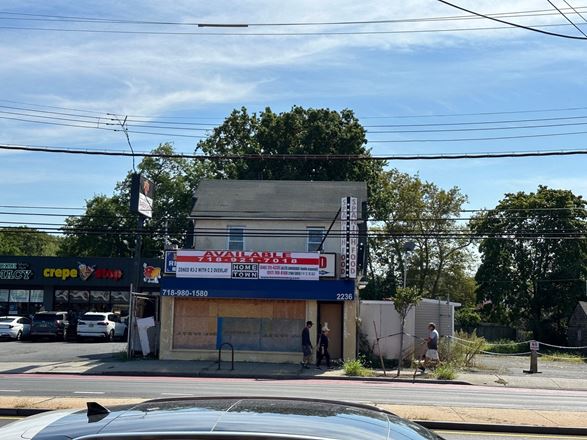 2236 Hylan Blvd