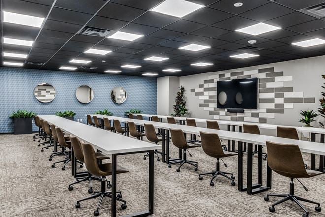 Lucid Private Offices - Lucid Private Office Mockingbird Station