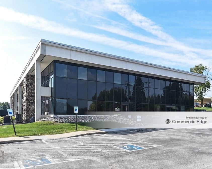 11704 West Center Road, Omaha, NE 68144