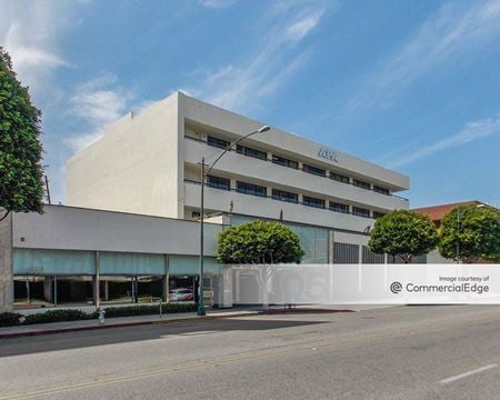 Photo of commercial space at 405 South Beverly Drive in Beverly Hills