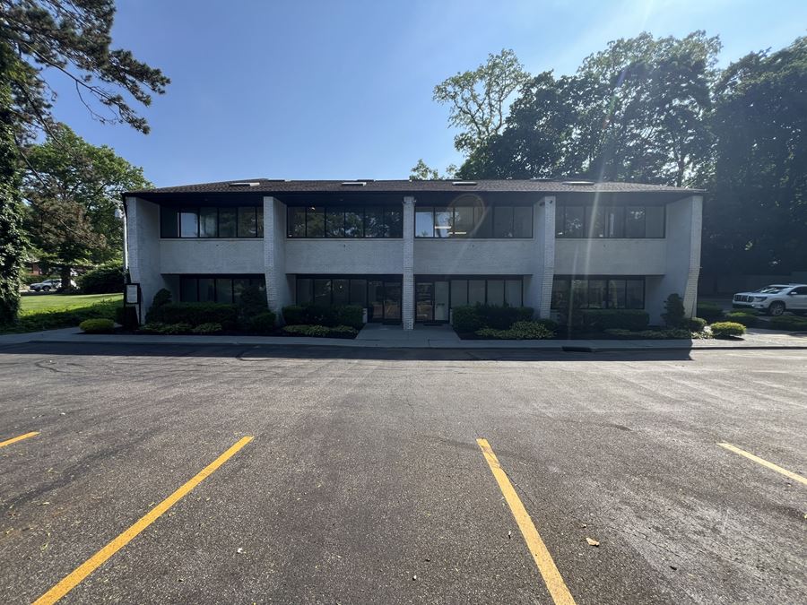 76 E Main St