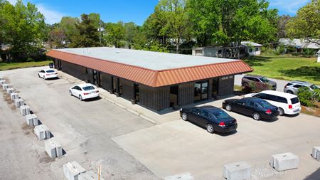 Office space for Sale at Newton, 423 SE 10th St. in Newton