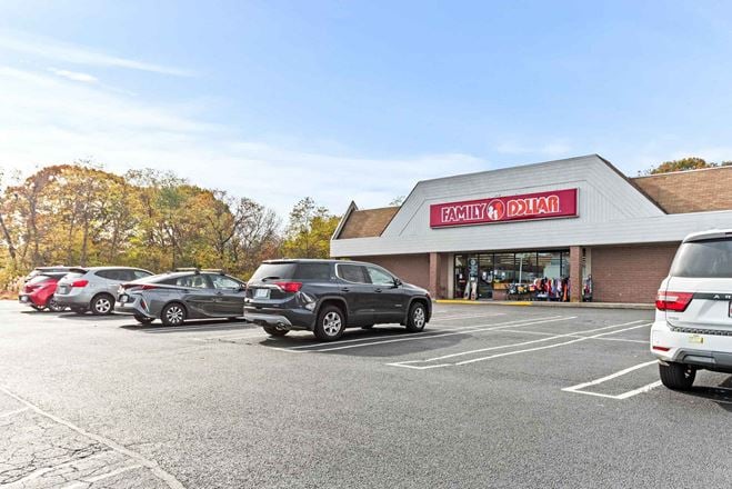 Warwick, RI - Crossroads Plaza