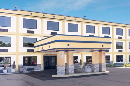 Retail space for Sale at 750 Stelzer Road in Columbus