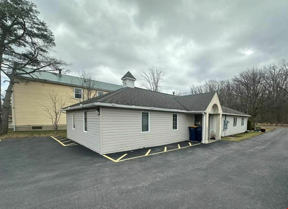 373 Davison Rd - 1550+/- SF RETAIL/OFFICE SPACE