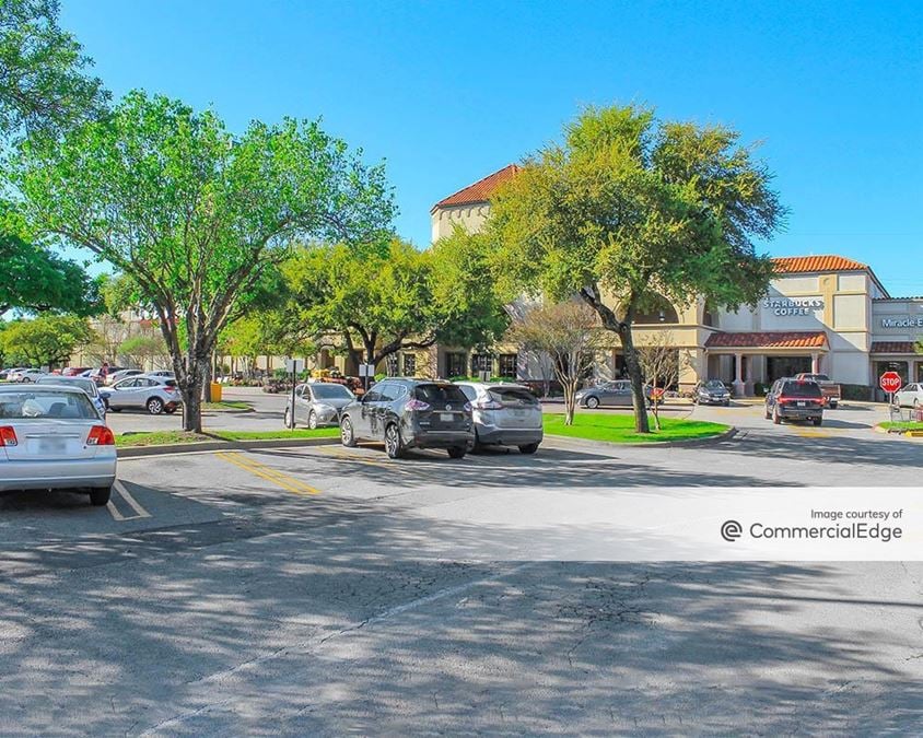 Braker Village Shopping Center - 10900 Research Blvd | Retail Building