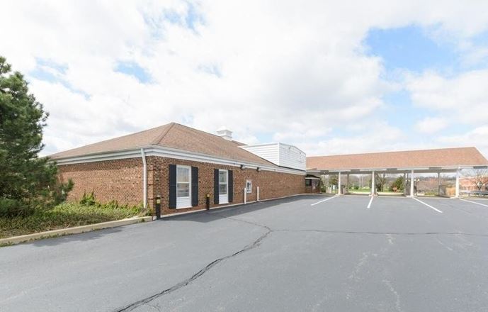 275 S Roselle Rd