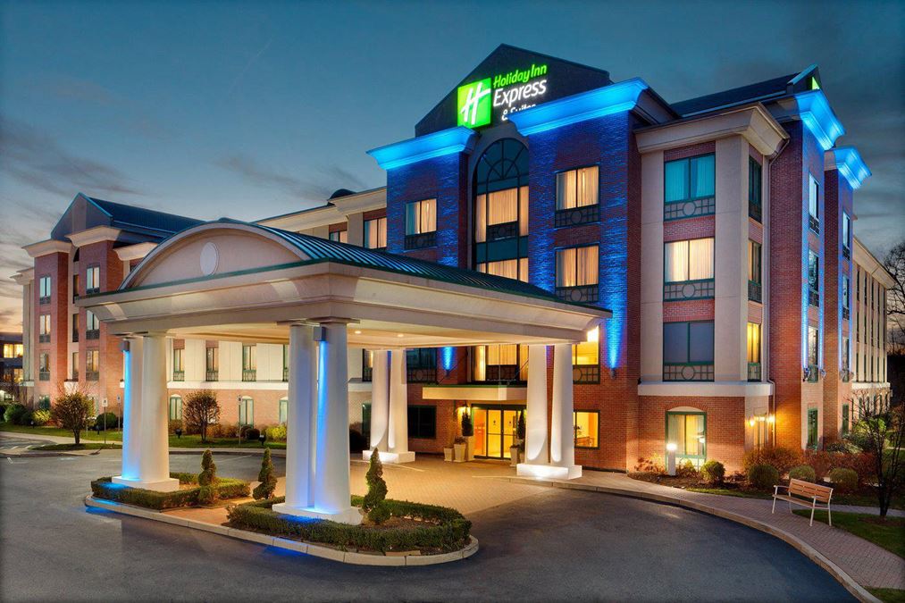 Holiday Inn Express & Suites Warwick RI