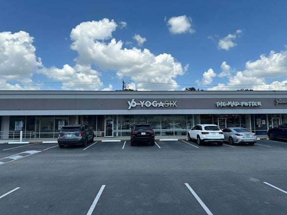 Retail space for Rent at 4854 Beechnut in Houston