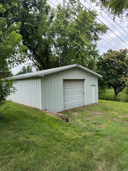 Unassigned space for Sale at 308 Davis St in Mound City