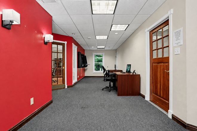 27 Mill Plain Rd #4