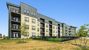Blutowne | Newly Built 219-Unit Class A Community in the Levee District | East Peoria, IL