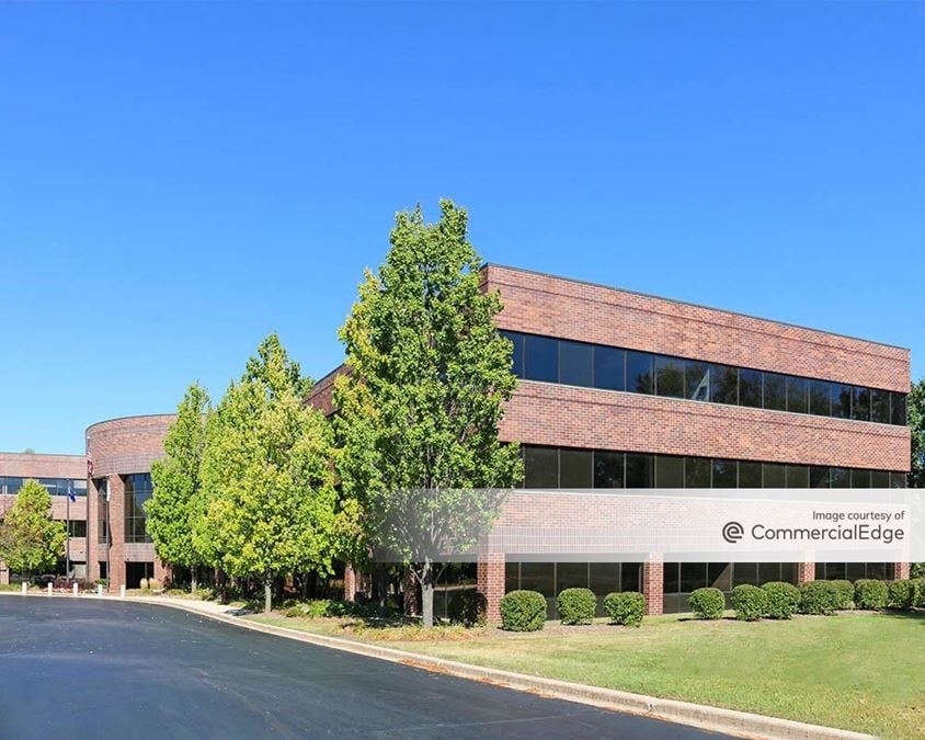 Brookfield Lakes Corporate Center - 18650 West Corporate Drive
