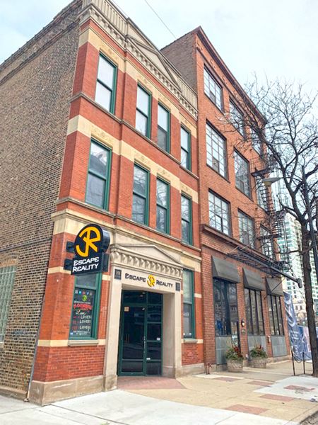 Commercial space for Rent at 158 W Erie in Chicago