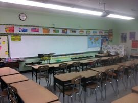 School: 801 N DuPont Highway