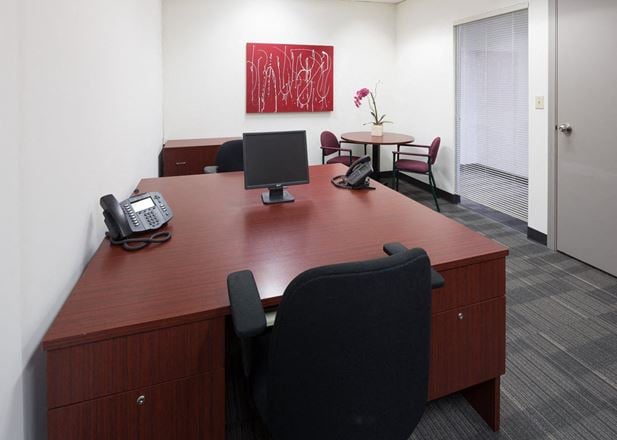 Forum Workspaces - at Airport Square
