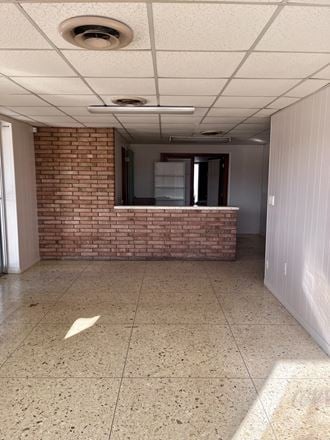 2121 W Main St