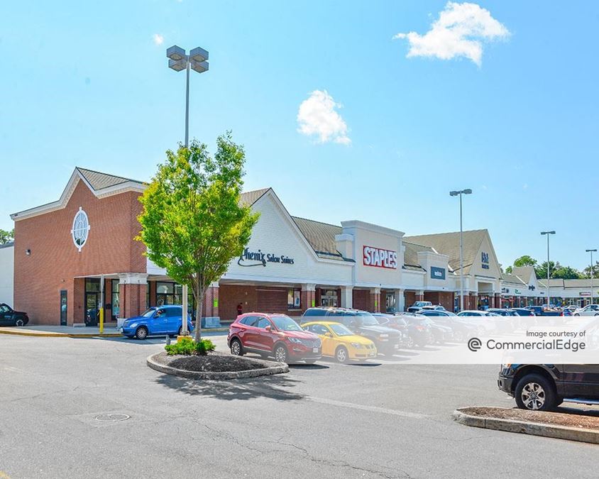 North Beverly Plaza 19 Dodge Street, Beverly, MA Retail Building