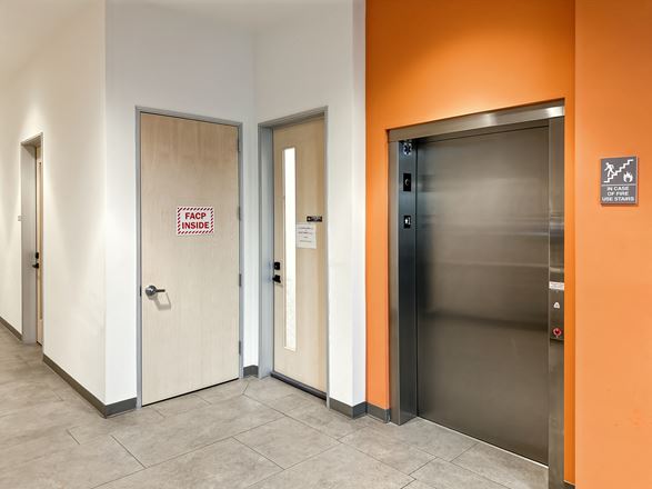 Regus - Ontario - W 6th Street