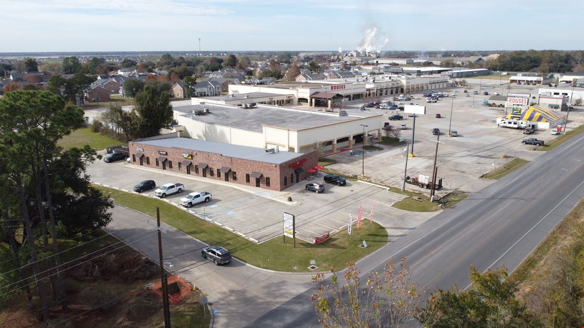 Rouses Shadow Anchored Retail Space for Lease