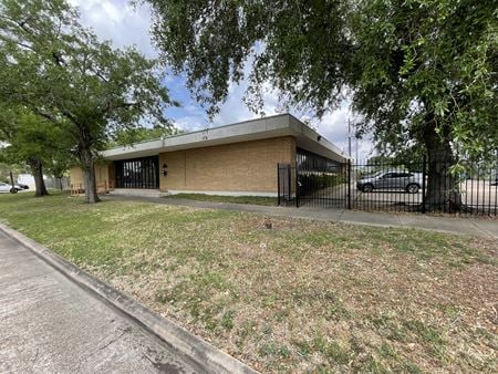 Office space for Sale at 3903 Hartsdale Dr in Houston