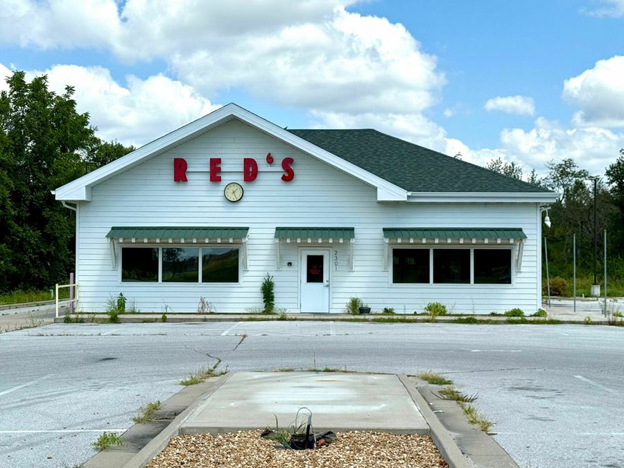 4,568' Restaurant For Sale with Drive Thru on Sunshine Street