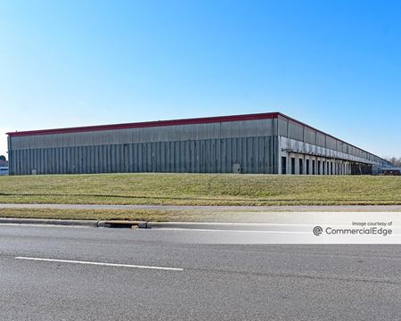 Photo of commercial space at 3275 Alum Creek Drive in Columbus