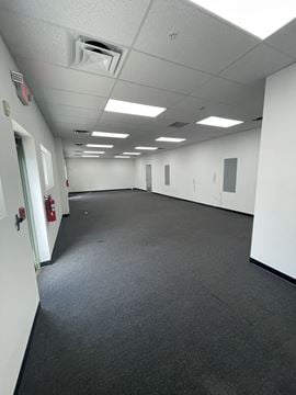 6620-6622 26th Ct E Flex Space Available