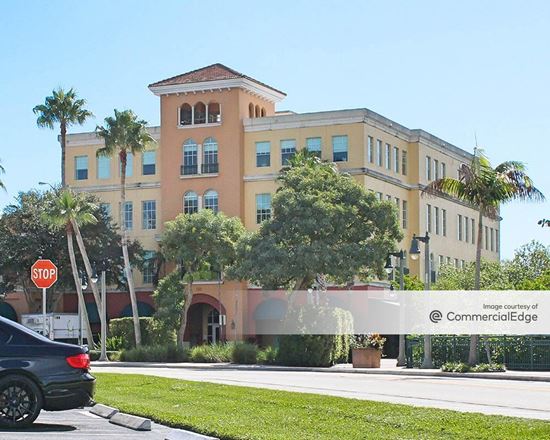 Riverwalk Center at Jupiter Yacht Club