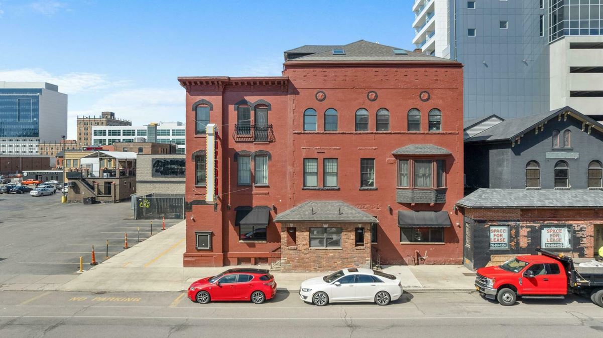 490 Pearl St - Turn Key Restaurant for Lease
