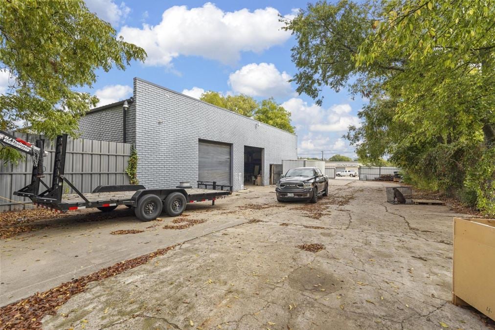 ±3,900 SF Warehouse for Lease in Dallas, TX