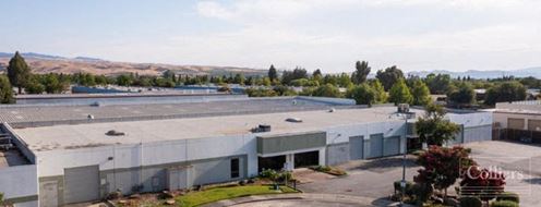 For Lease or Sale | ±3,496 SF Multi-Tenant Complex