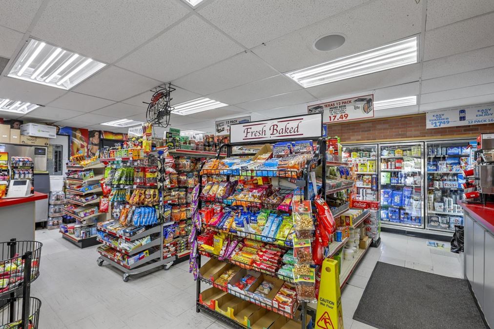 1,260 SF Convenience Store for Sale