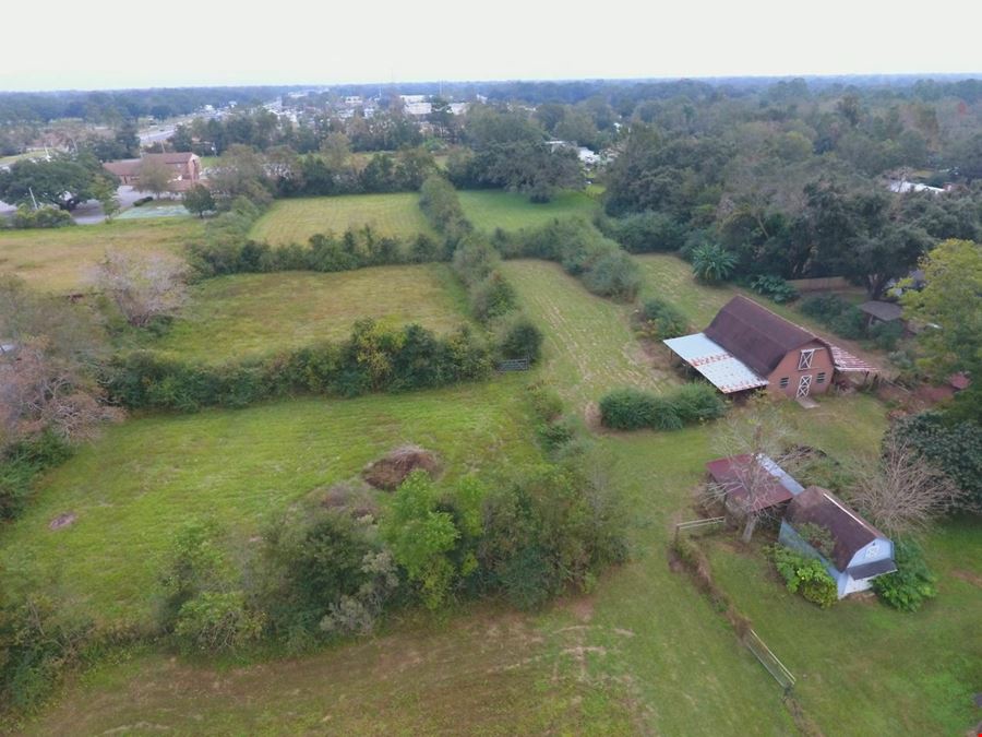 PRIME ACREAGE IN THE HEART OF PENSACOLA’S FUTURE GROWTH CORRIDOR!