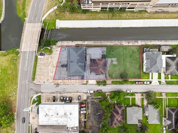 Corner Retail Redevelopment Opportunity on Veterans Memorial Blvd