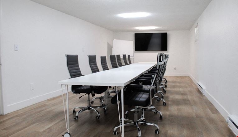 AW Management LLC - 1400 Laredo