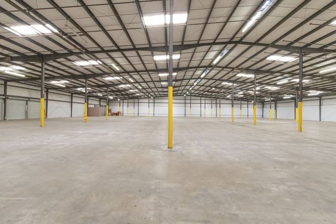 70,000 SF WAREHOUSE SPACE