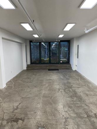 111 W 28th St