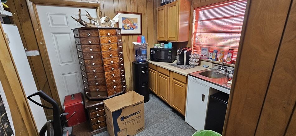12,450 SF Commercial Property | Office, Garages & Pole Barns | Winter Haven