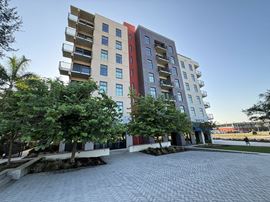 327 W Palm Ave
