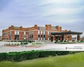 4921, 4951 & 5000 Long Prairie Road