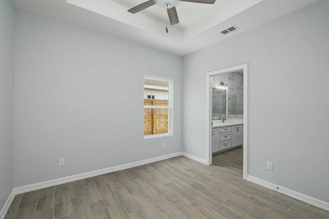 412 & 416 E. Acacia St., 