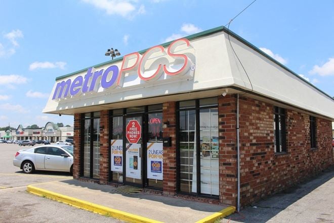 Parkway Plaza Shopping Center