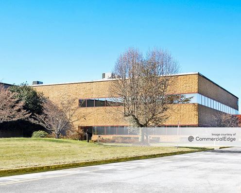 Forsgate Corporate Center - 60 Stults Road