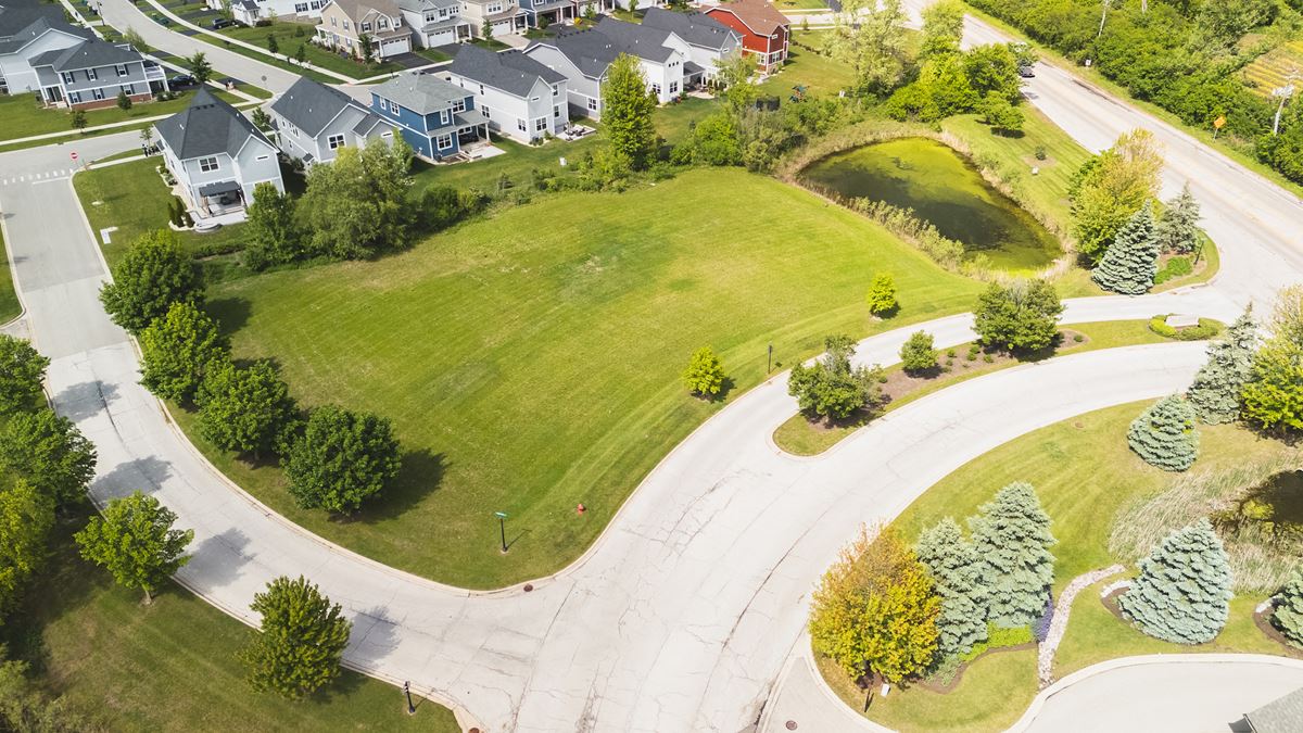 11 Executive Dr. Hawthorn Woods, IL 60047