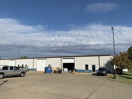 Industrial space for Rent at 2510-2512 N. Cullen Ave in Evansville