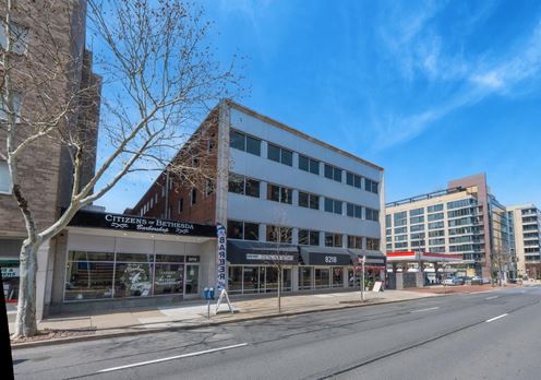 8216-8218 Wisconsin Ave